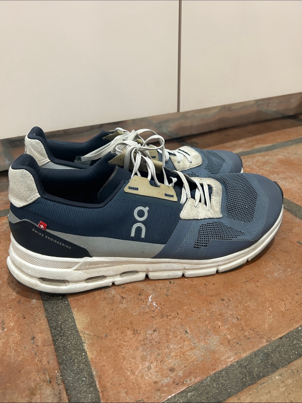 On Running Men's Navy and White Athletic Running Shoes - Picture 7 of 11